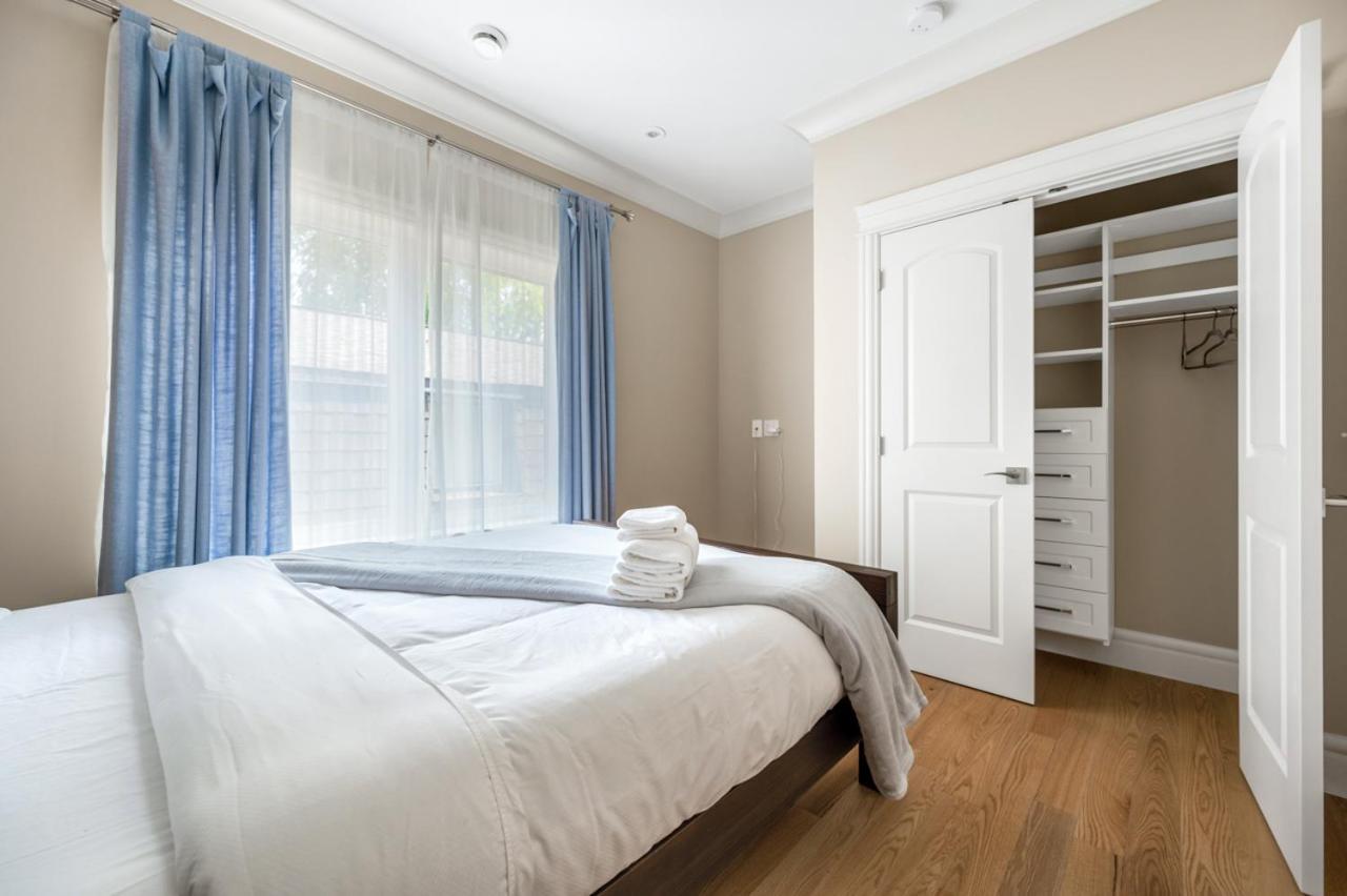 Vancouver Haven: Luxurious Private Bedroom Near Attractions Exterior photo